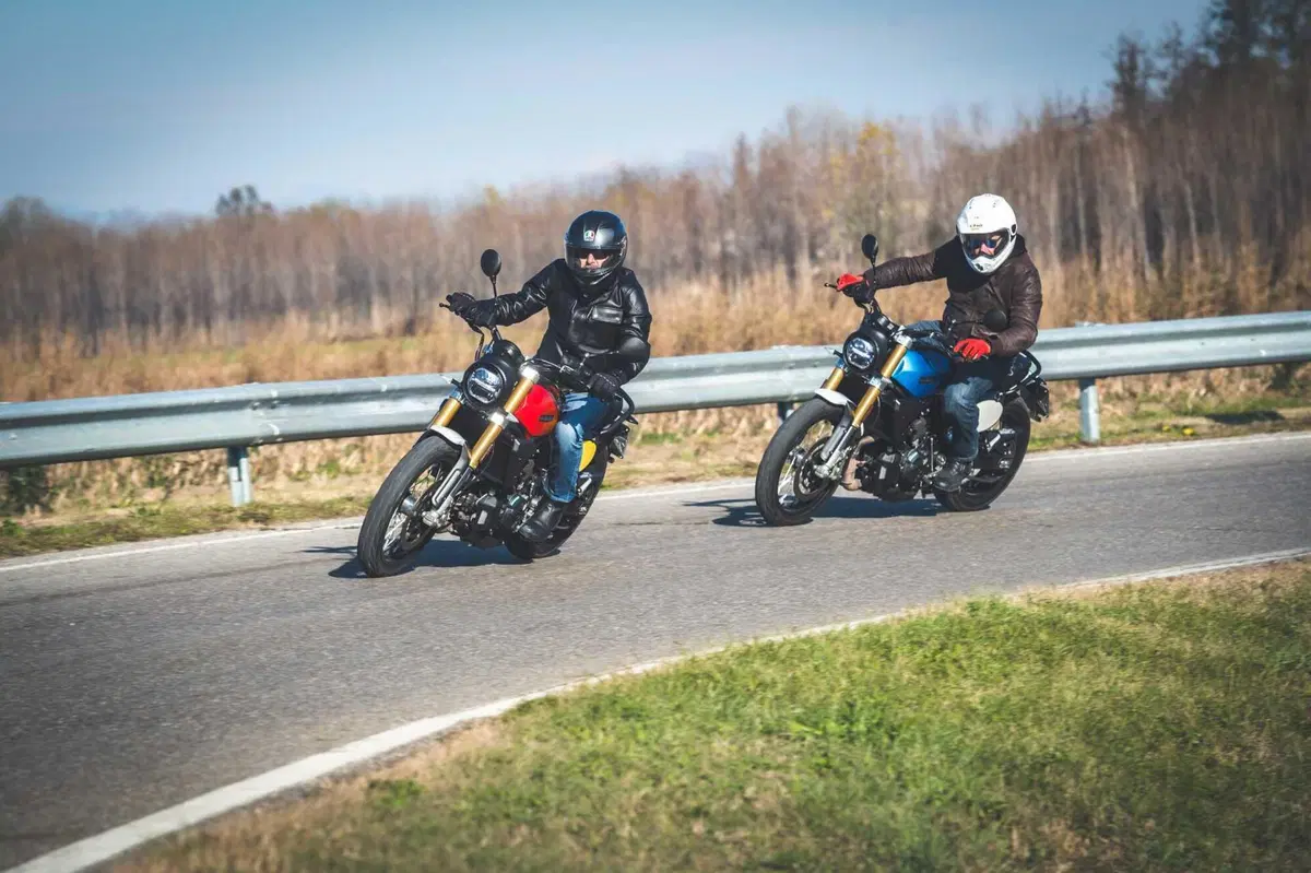 Nico Cereghini e il Perfetto provano la Fantic Caballero 700! SPECIAL TEST su strada e in off (40)