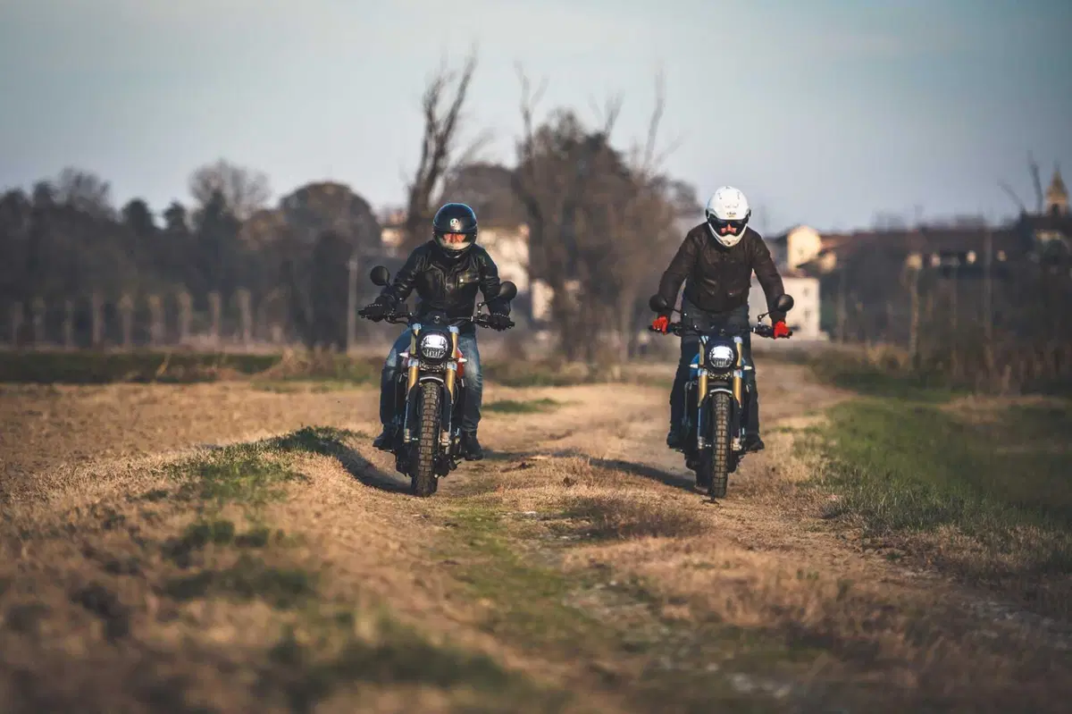 Nico Cereghini e il Perfetto provano la Fantic Caballero 700! SPECIAL TEST su strada e in off (56)