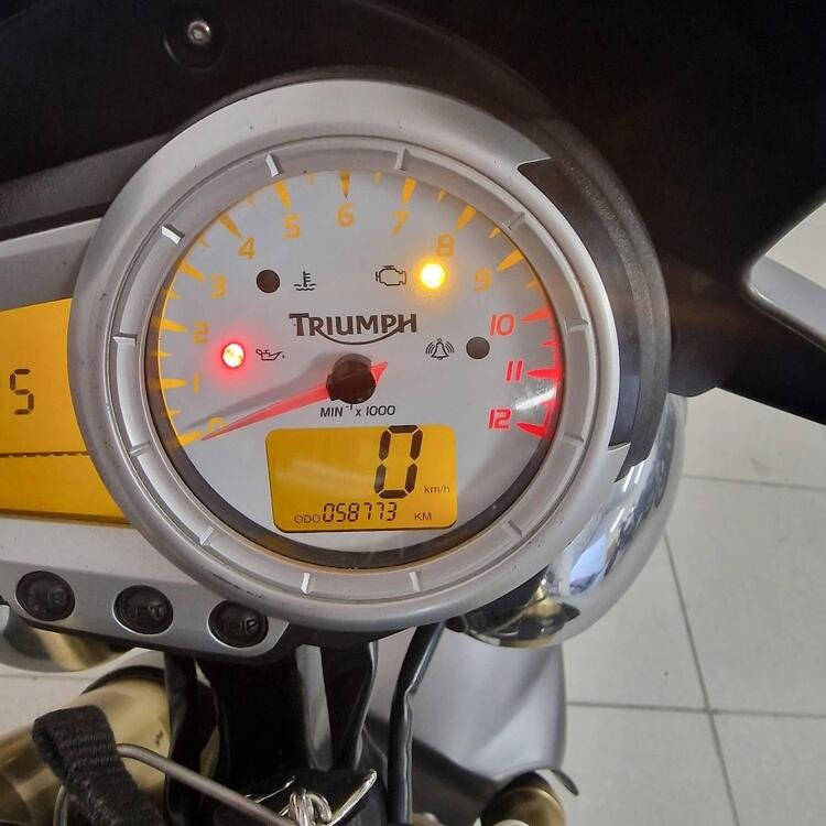 Triumph Speed Triple 1050 (2005 - 11) (2)