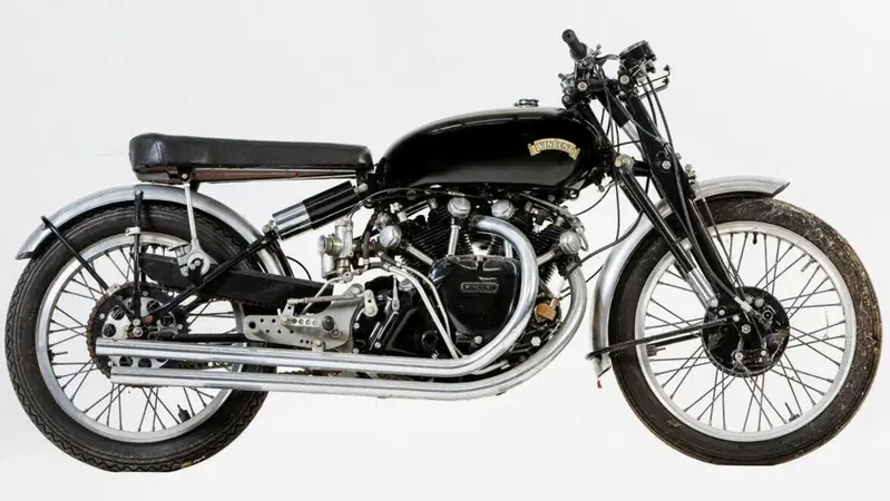 Super rara Vincent-HRD Black Lightning ritrovata in un capanno: sar&agrave; messa all'asta da Bonhams