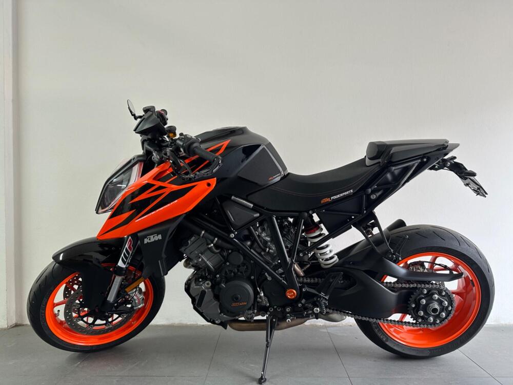 KTM 1290 Super Duke R (2019) (2)