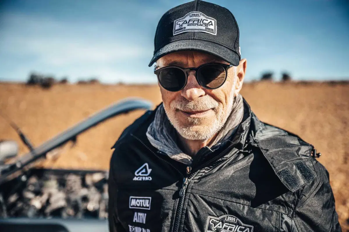 Africa Eco Race. D1, Exploit Aprilia-Cerutti. “Si ai un buraco, no se lo come!” (10)