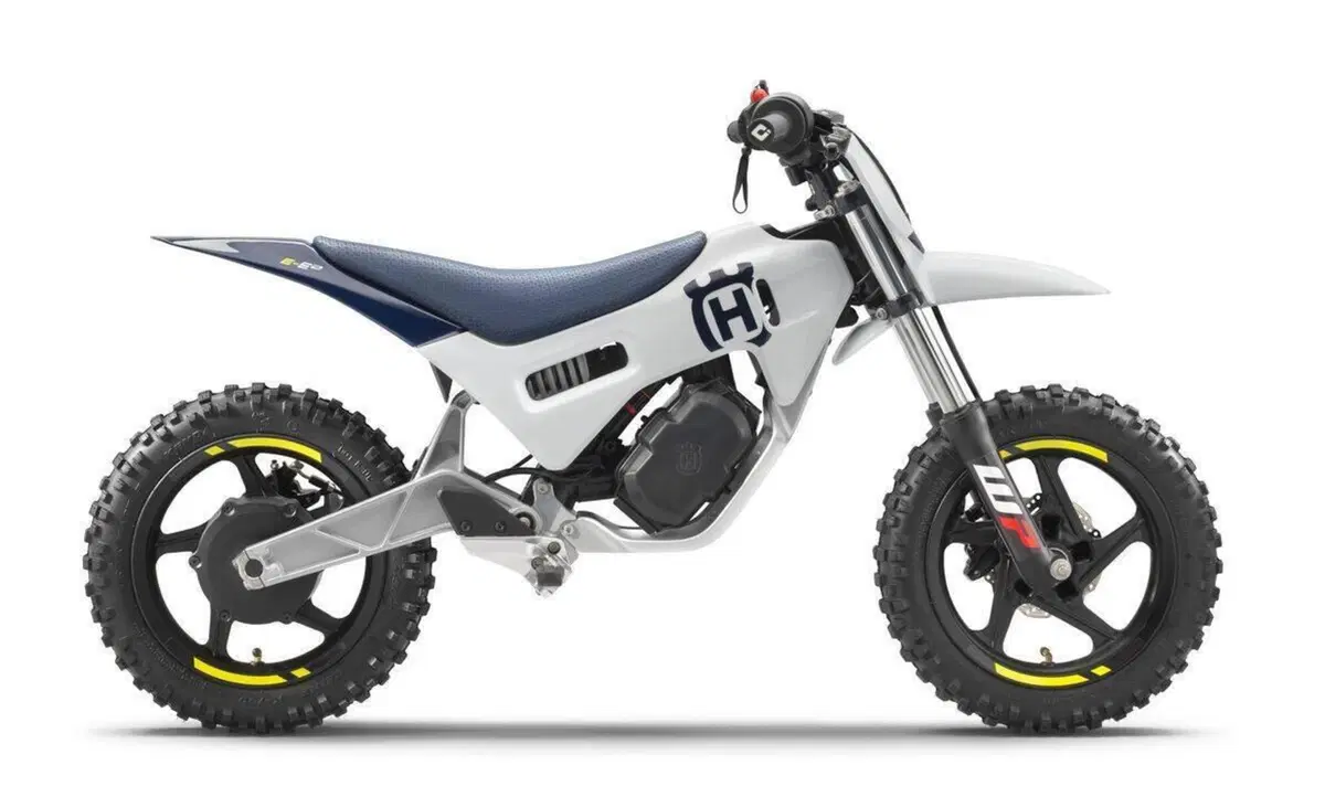 Husqvarna EE 2 (2024 - 26)