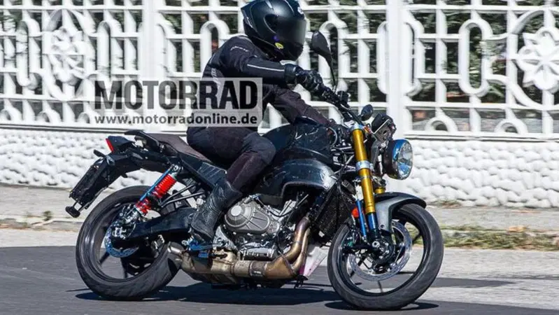 Un'Aprilia naked derivata dalla RS 457?