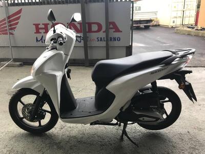 Honda Vision 50 Prezzo, Scheda tecnica e Foto - Dueruote