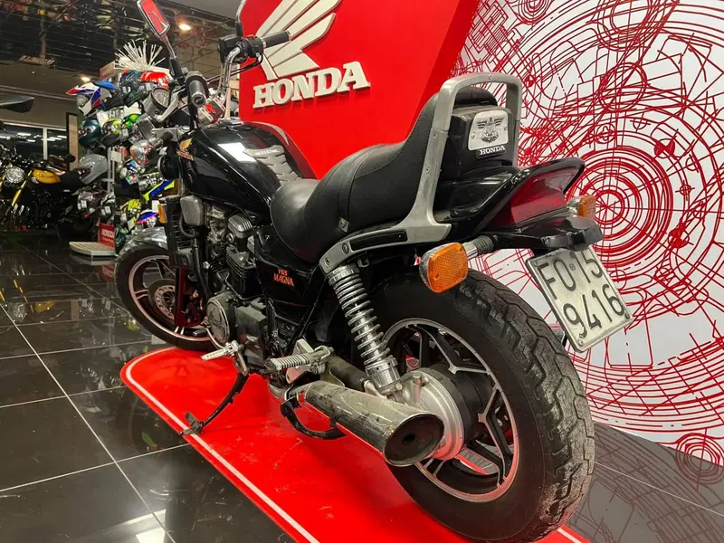 Honda VF 1100 C V65 Magna (1983 - 85) (6)