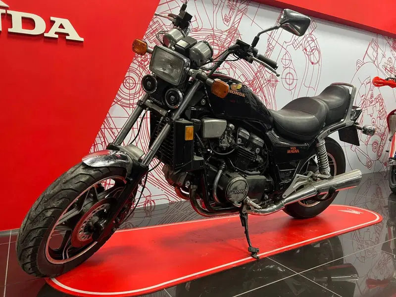 Honda VF 1100 C V65 Magna (1983 - 85) (7)