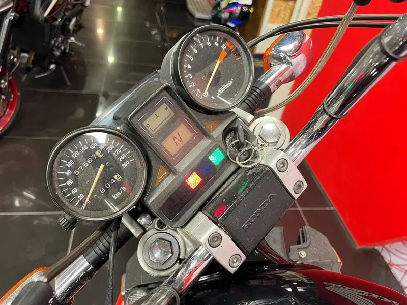 Honda VF 1100 C V65 Magna (1983 - 85) (10)