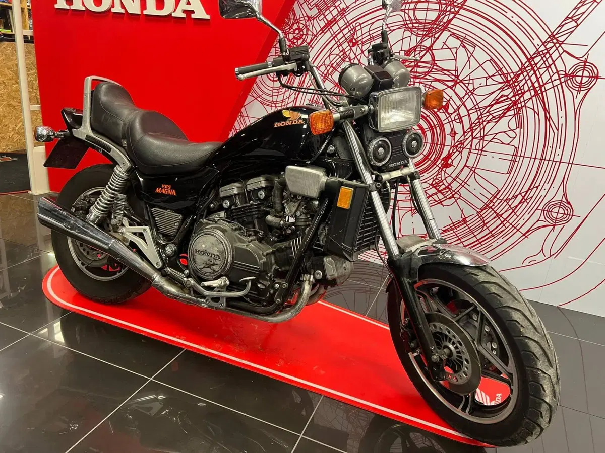 Honda VF 1100 C V65 Magna (1983 - 85) (2)