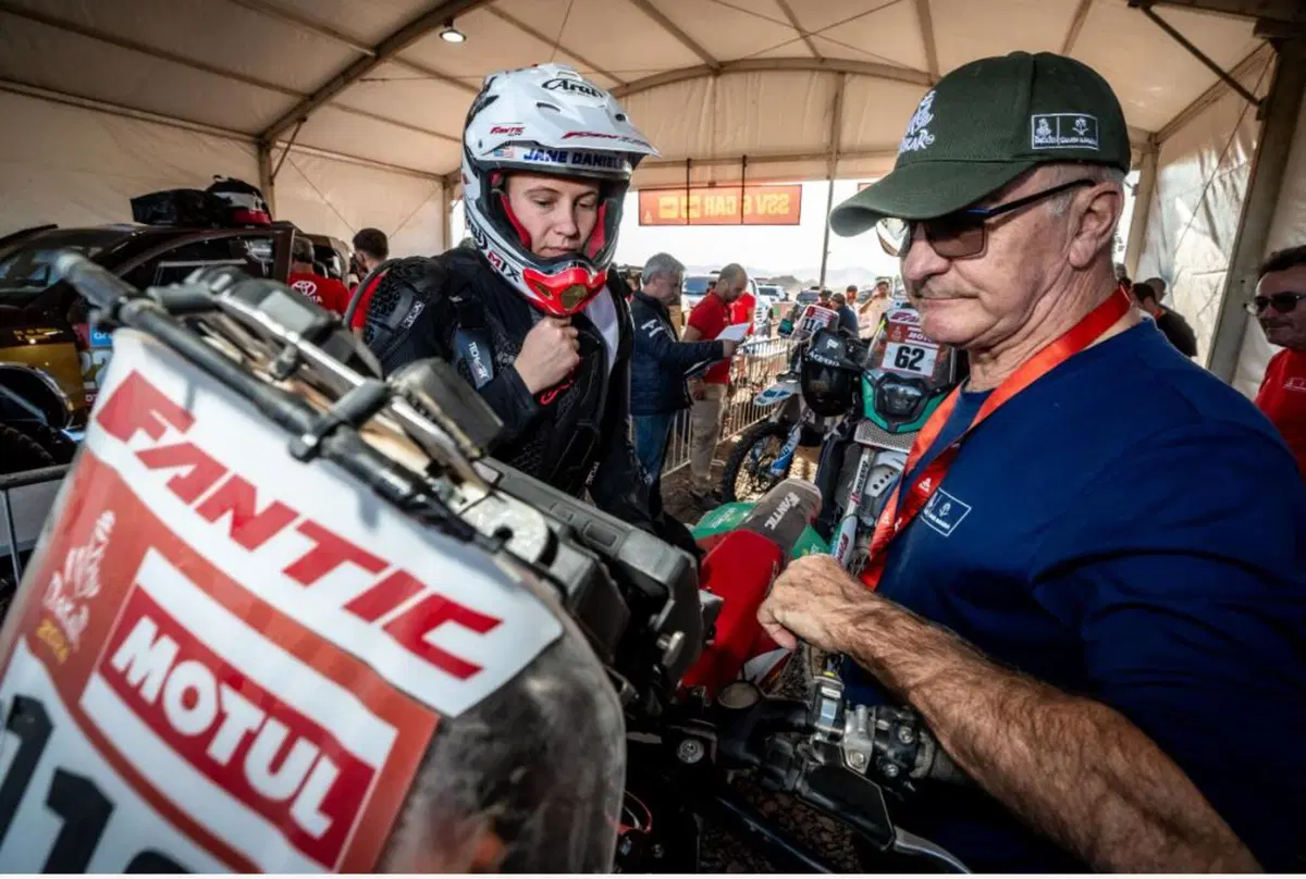 Il Team Fantic Racing è pronto per la Dakar 2024 (2)