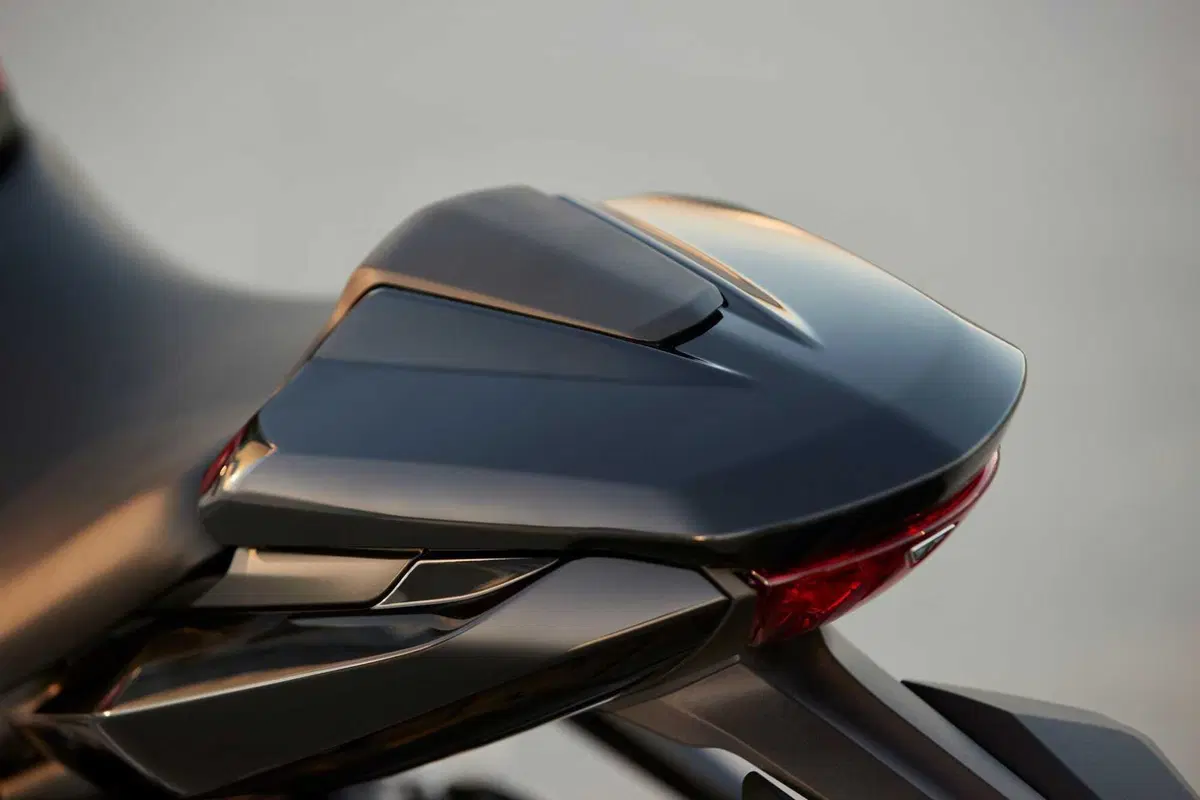 Triumph Daytona 660: sportiva con classe  (5)