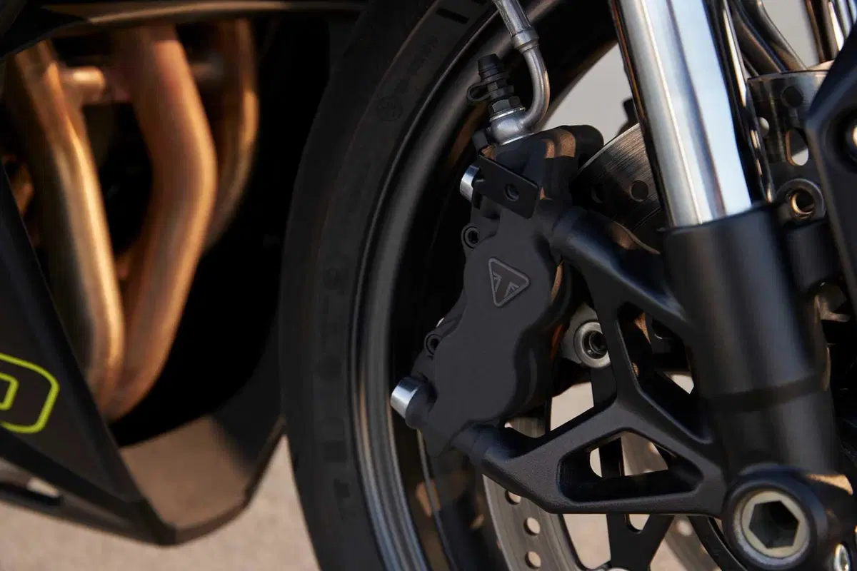 Triumph Daytona 660: sportiva con classe  (5)