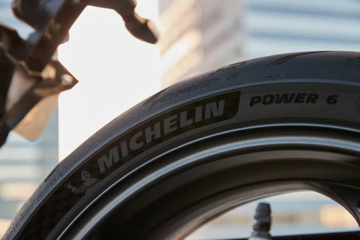 Triumph Daytona 660: sportiva con classe  (8)