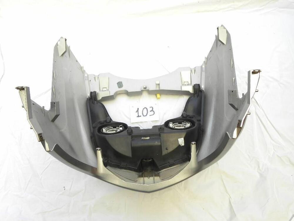 Cupolino anteriore completo di faro Yamaha X-Max 1 (5)