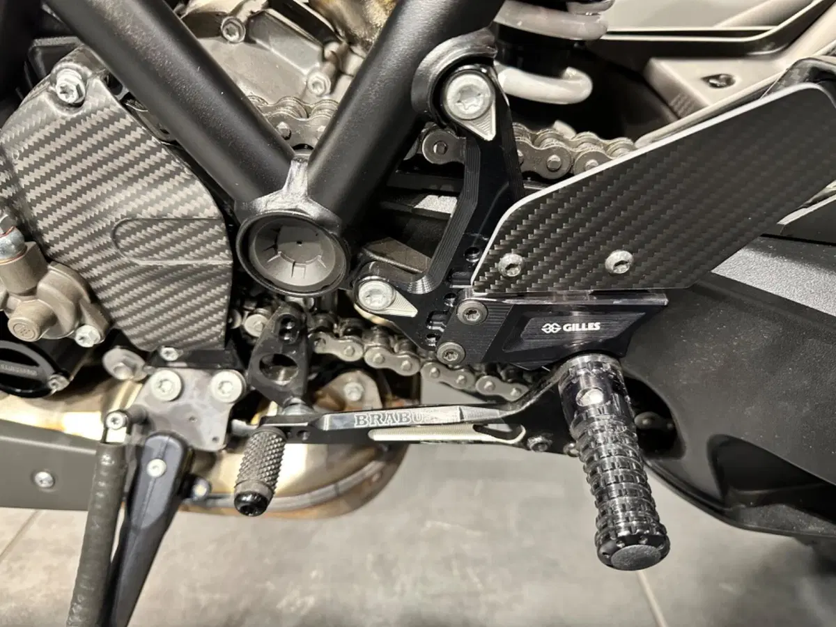 KTM 1290 Super Duke RR (2023) (14)