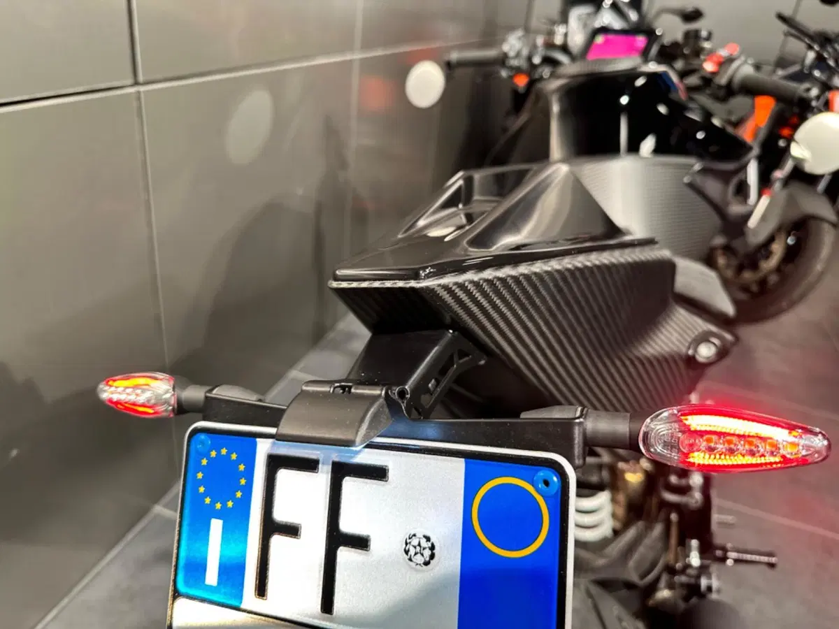 KTM 1290 Super Duke RR (2023) (20)