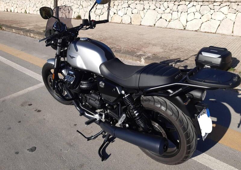 Vendo Moto Guzzi V7 Stone (2021 - 24) usata a Siracusa (codice 9350869) 