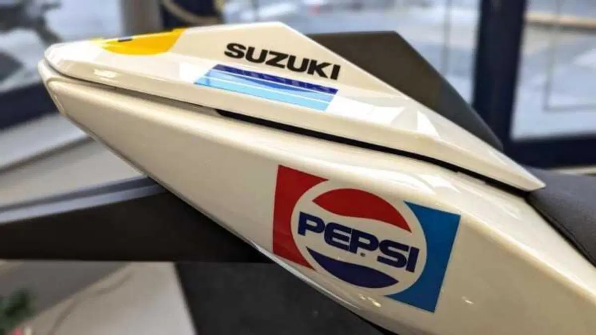 Suzuki GSX-8S con i colori di Kevin Schwantz, il pilota leggendario che fa sognare (2)