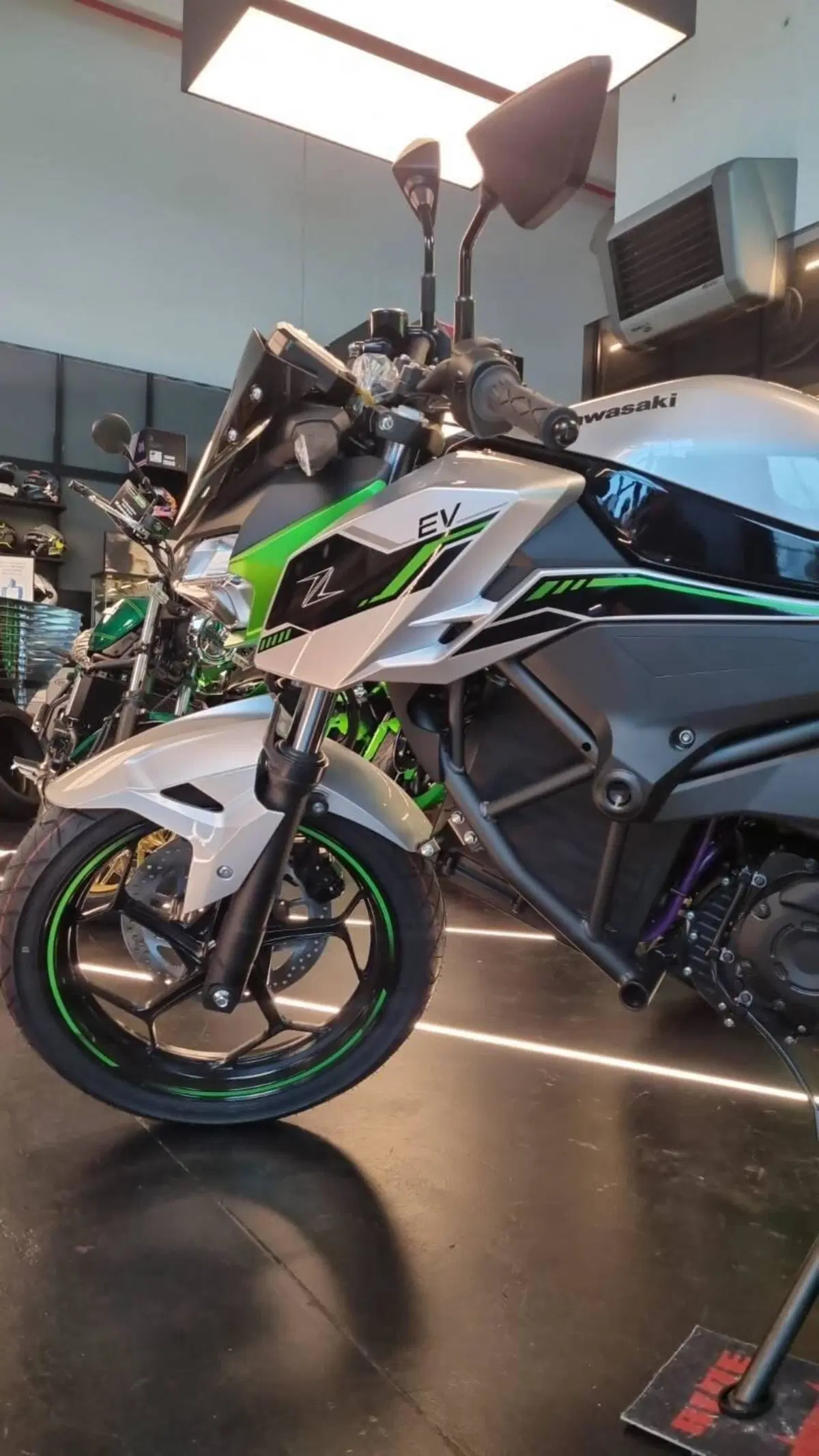 Kawasaki Z e-1 (2024 - 26) (3)