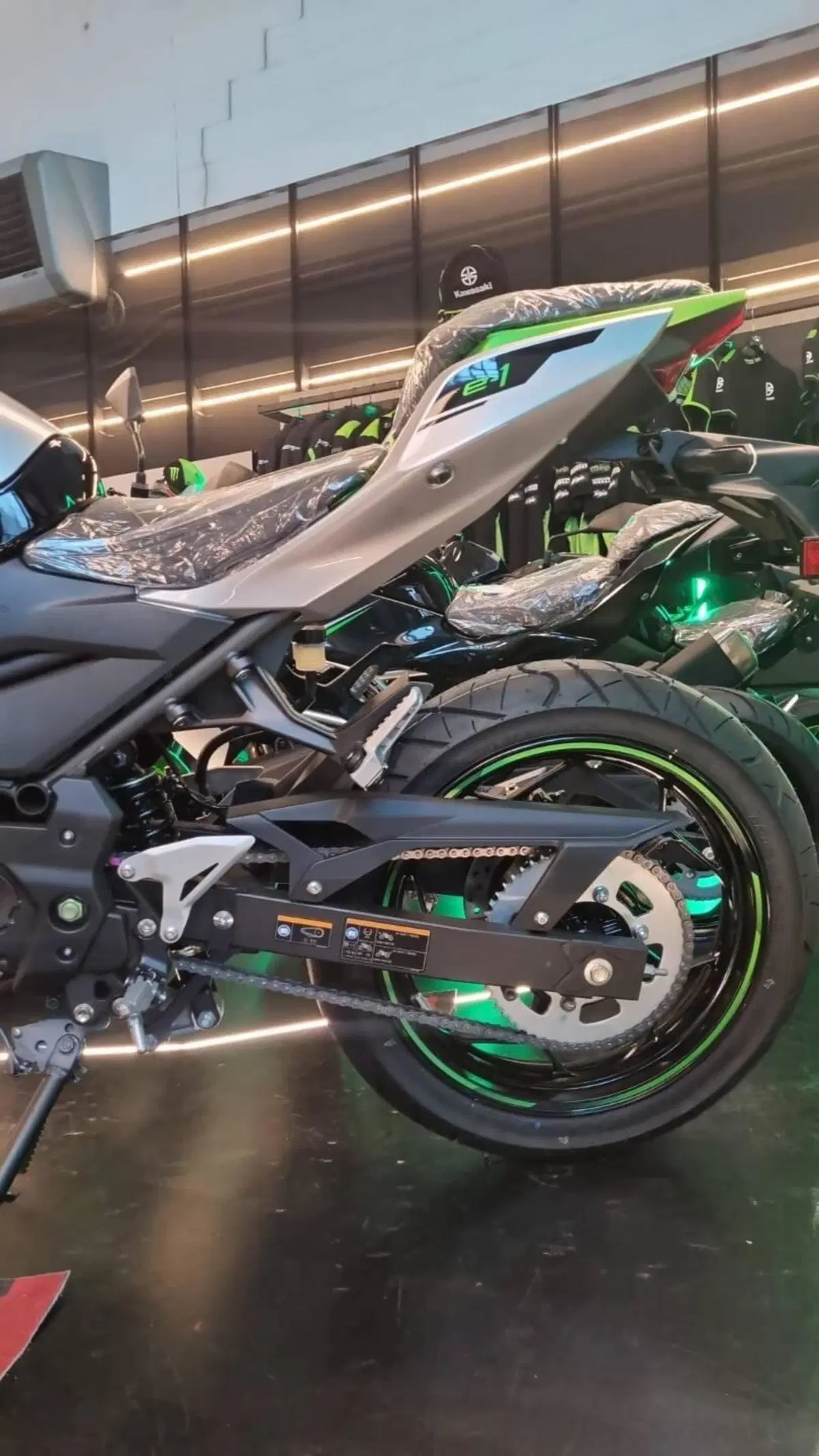 Kawasaki Z e-1 (2024 - 26) (4)