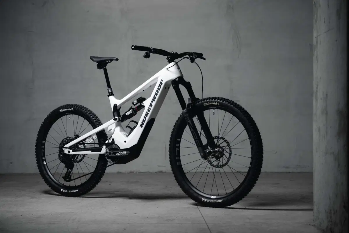 Nukeproof Megawatt Carbon RS: il TEST della top di gamma con motore SRAM!