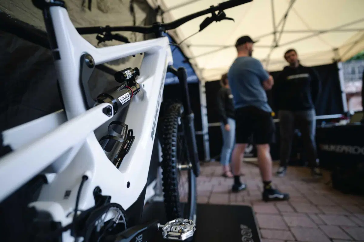 Nukeproof Megawatt Carbon RS: il TEST della top di gamma con motore SRAM! (3)