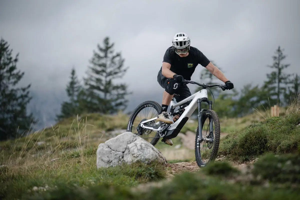 Nukeproof Megawatt Carbon RS: il TEST della top di gamma con motore SRAM! (9)