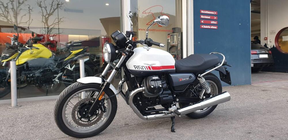 Moto Guzzi V7 Special (2021 - 24)