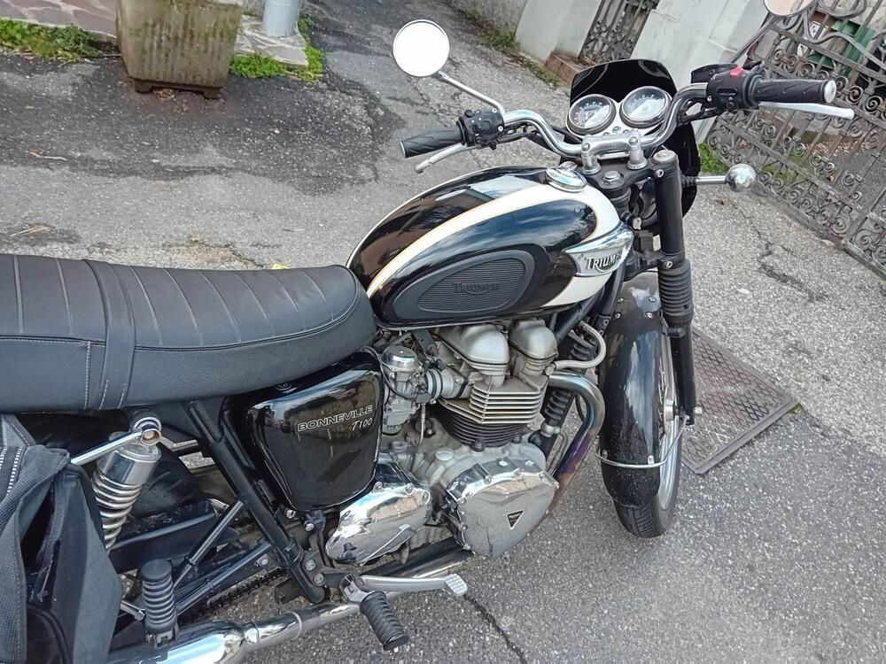 Triumph Bonneville T100 (2001 - 07) (2)