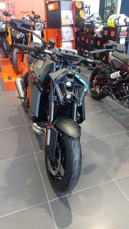 KTM 1390 Super Duke R Evo (2024) (4)