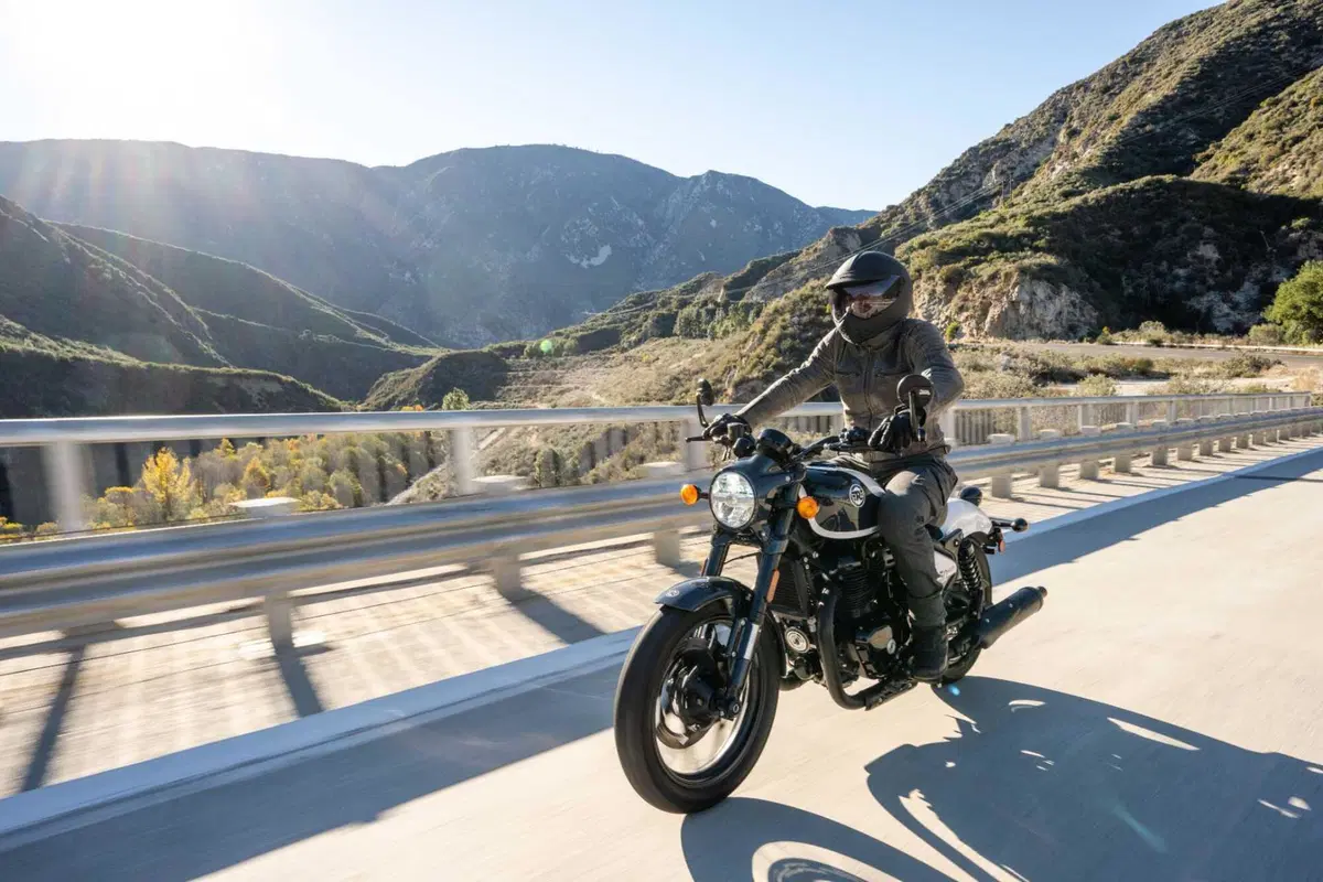 Royal Enfield Shotgun 650 TEST: Coast to Coast, spendendo il giusto. Impressioni di guida e prezzo [VIDEO E GALLERY] (12)