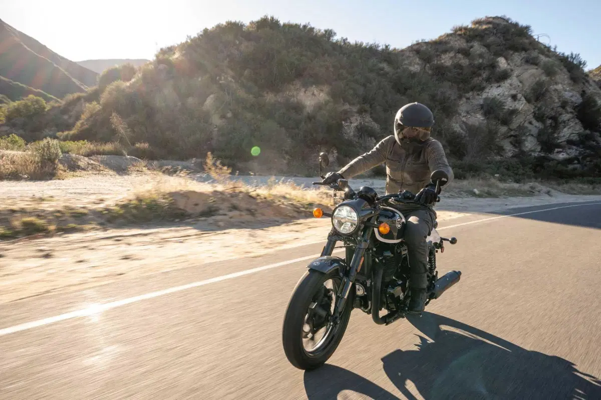 Royal Enfield Shotgun 650 TEST: Coast to Coast, spendendo il giusto. Impressioni di guida e prezzo [VIDEO E GALLERY] (14)