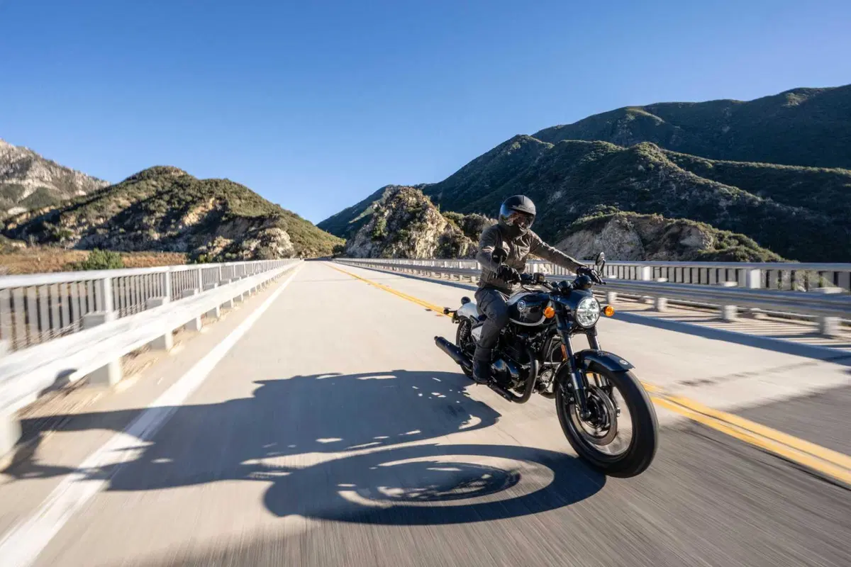 Royal Enfield Shotgun 650 TEST: Coast to Coast, spendendo il giusto. Impressioni di guida e prezzo [VIDEO E GALLERY] (20)