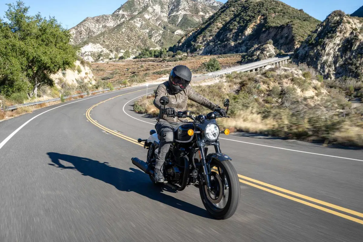 Royal Enfield Shotgun 650 TEST: Coast to Coast, spendendo il giusto. Impressioni di guida e prezzo [VIDEO E GALLERY] (21)