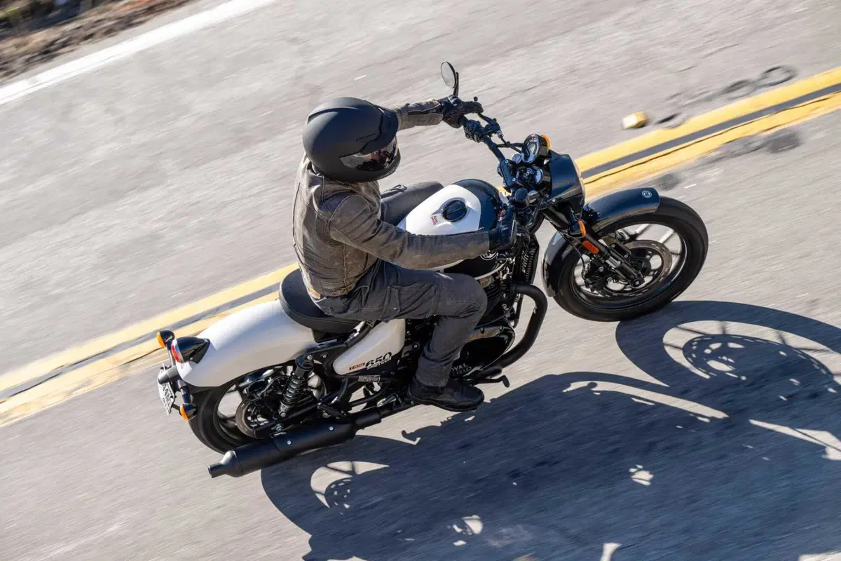 Royal Enfield Shotgun 650 TEST: Coast to Coast, spendendo il giusto. Impressioni di guida e prezzo [VIDEO E GALLERY] (24)