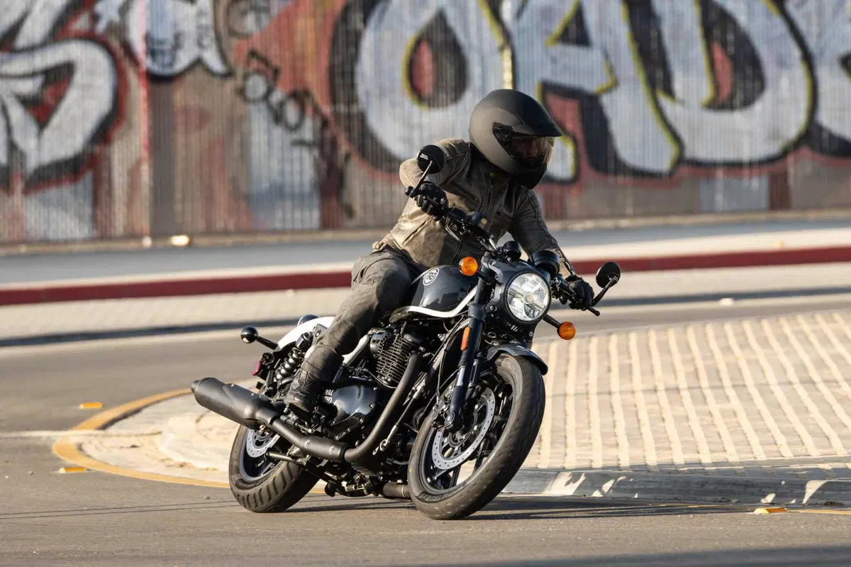 Royal Enfield Shotgun 650 TEST: Coast to Coast, spendendo il giusto. Impressioni di guida e prezzo [VIDEO E GALLERY] (27)