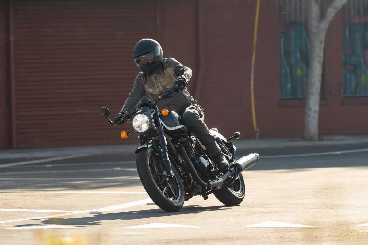 Royal Enfield Shotgun 650 TEST: Coast to Coast, spendendo il giusto. Impressioni di guida e prezzo [VIDEO E GALLERY] (33)