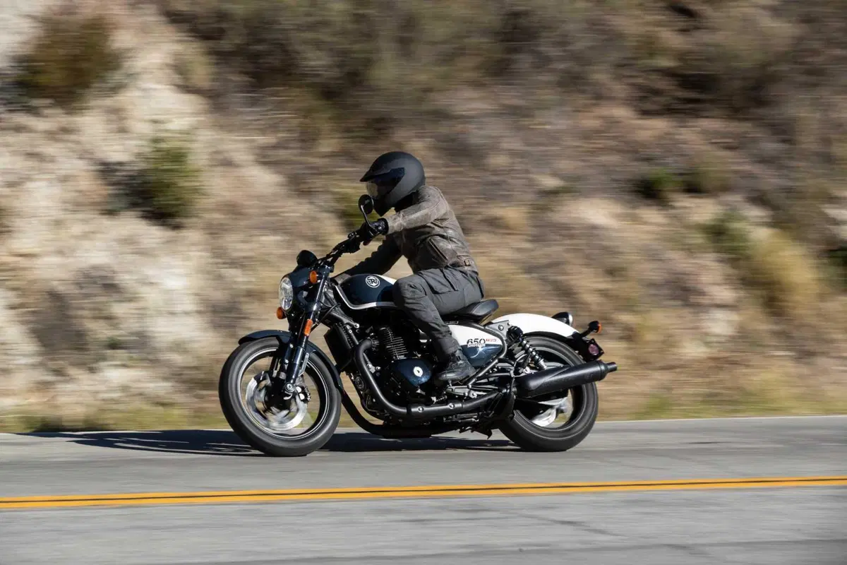 Royal Enfield Shotgun 650 TEST: Coast to Coast, spendendo il giusto. Impressioni di guida e prezzo [VIDEO E GALLERY] (34)