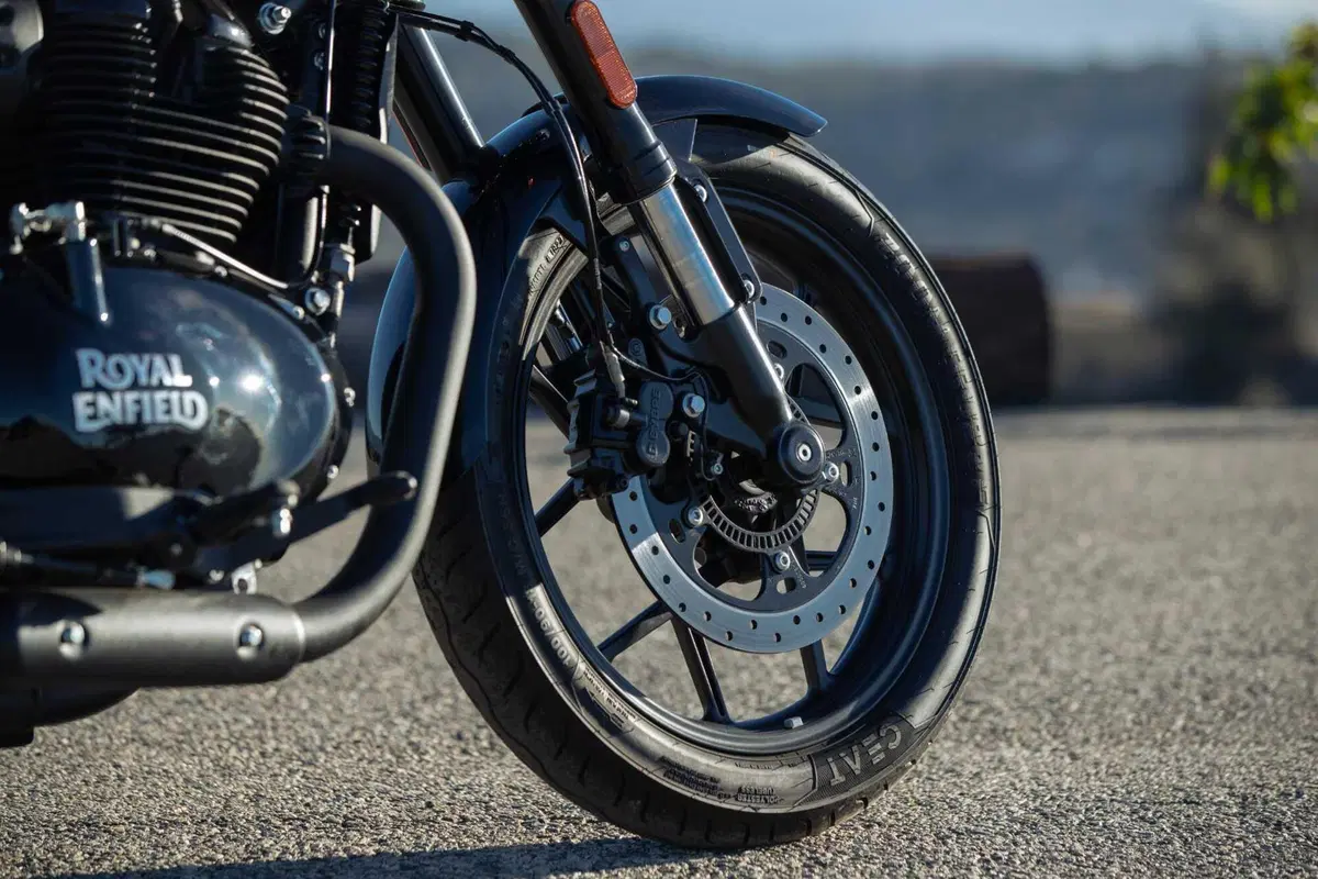 Royal Enfield Shotgun 650 TEST: Coast to Coast, spendendo il giusto. Impressioni di guida e prezzo [VIDEO E GALLERY] (59)