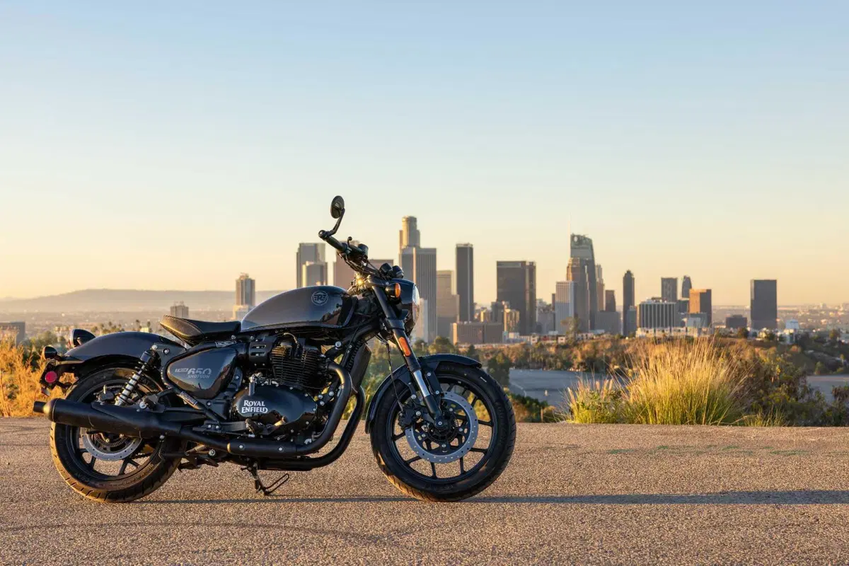 Royal Enfield Shotgun 650 TEST: Coast to Coast, spendendo il giusto. Impressioni di guida e prezzo [VIDEO E GALLERY] (2)