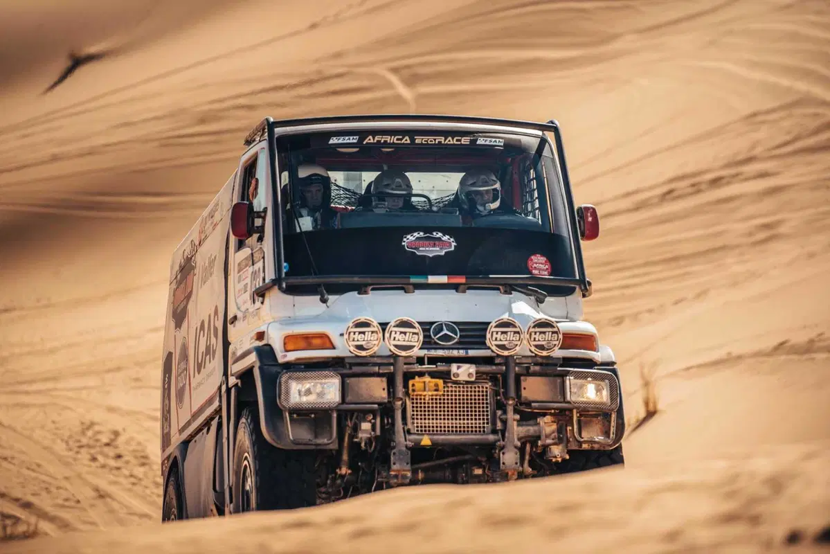 Africa Eco Race D2. En-plein Aprilia-Cerutti (11)