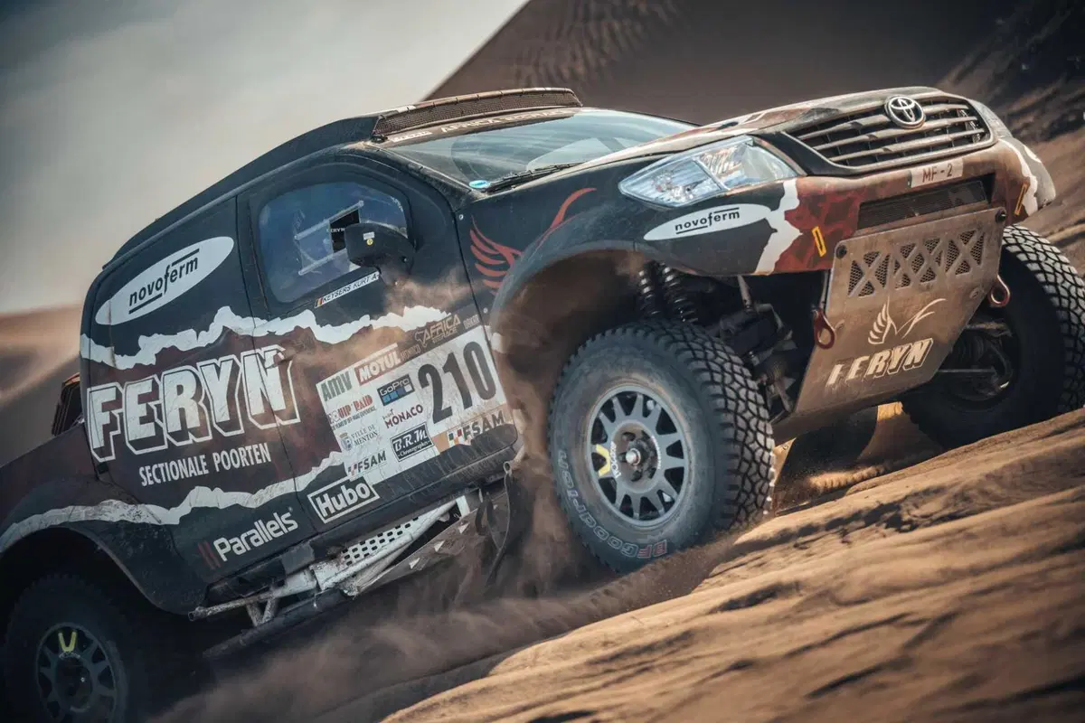 Africa Eco Race D3. Botturi in carena (11)