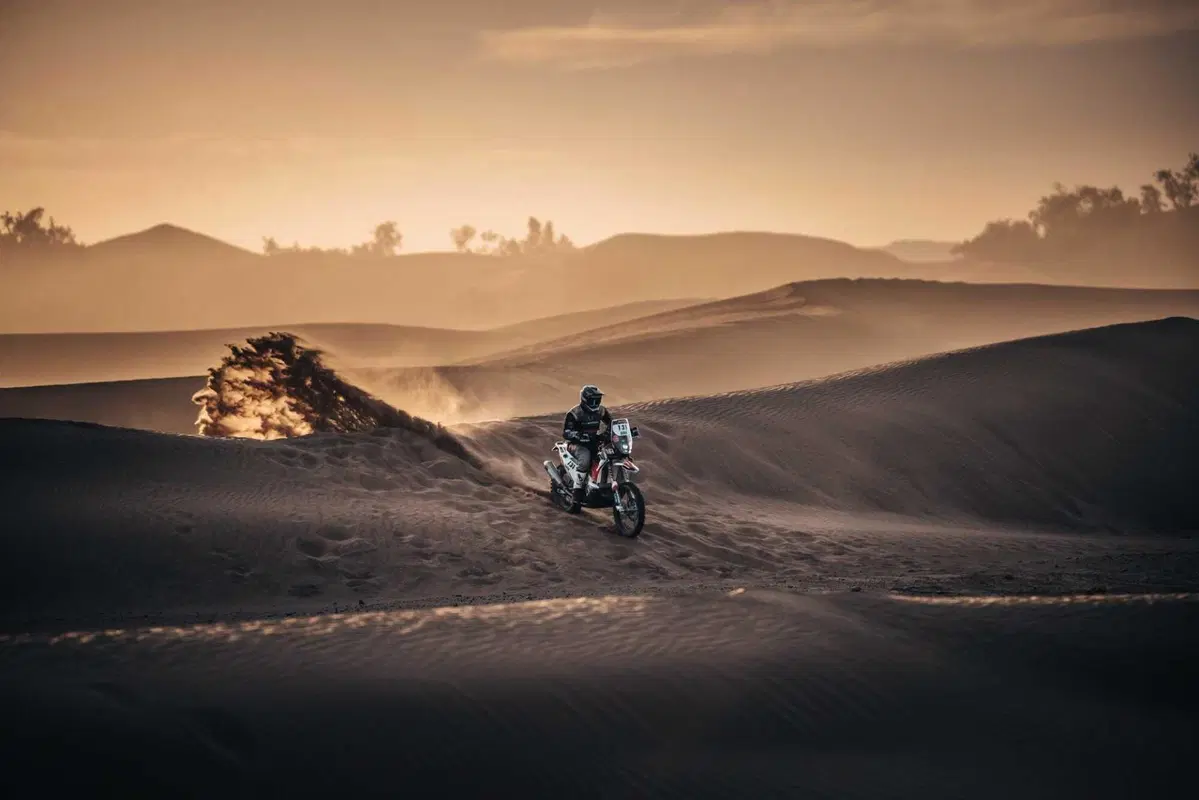 Africa Eco Race D3. Botturi in carena (15)