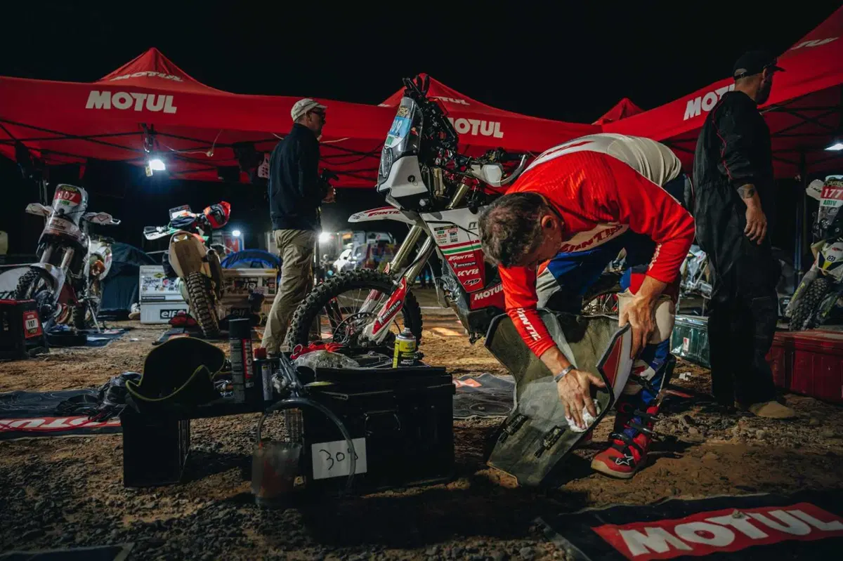 Africa Eco Race D3. Botturi in carena (20)