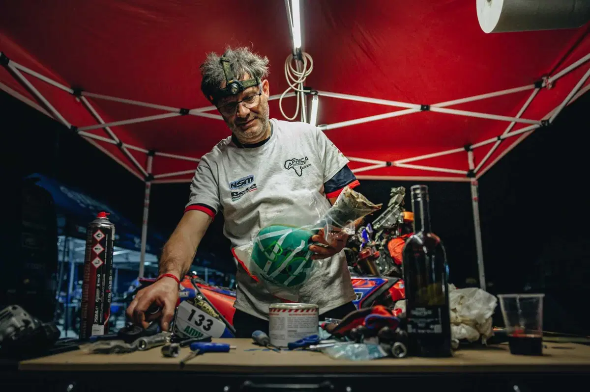 Africa Eco Race D3. Botturi in carena (23)