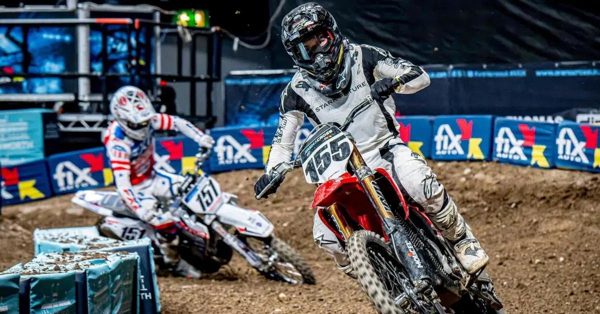 All'Arenacross britannico una moto elettrica ha battuto le ICE: prima vittoria per Stark Future