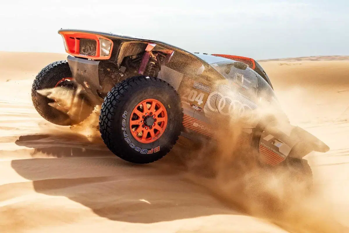 Dakar 24. S9. Al Ula. Attacco Honda, protezione Audi [GALLERY] (4)