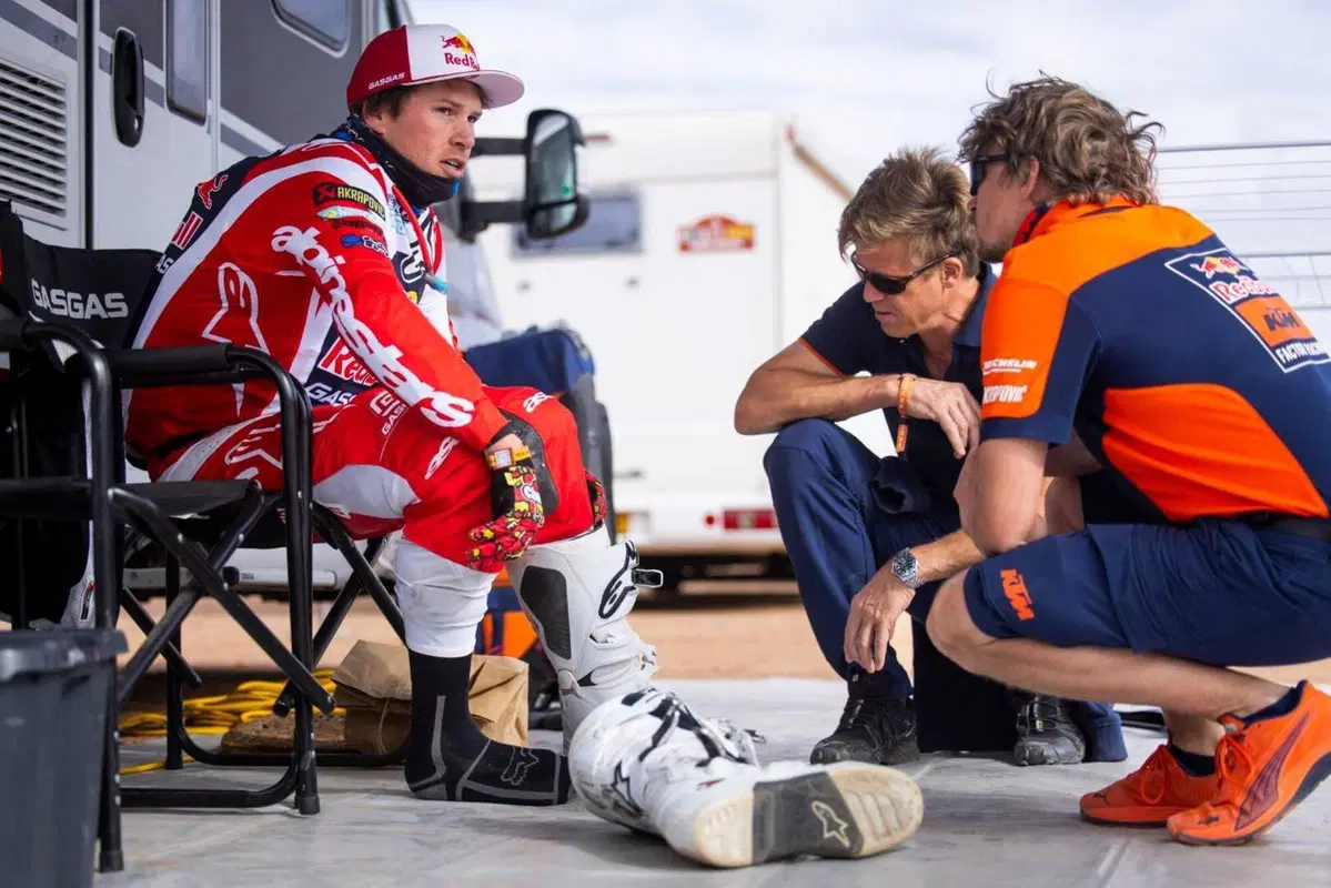 Dakar 24. S9. Al Ula. Attacco Honda, protezione Audi [GALLERY] (6)