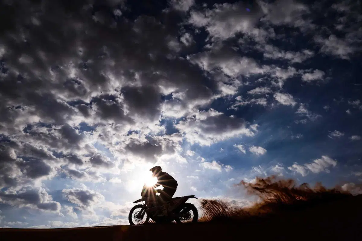 Dakar 24. S9. Al Ula. Attacco Honda, protezione Audi [GALLERY] (8)