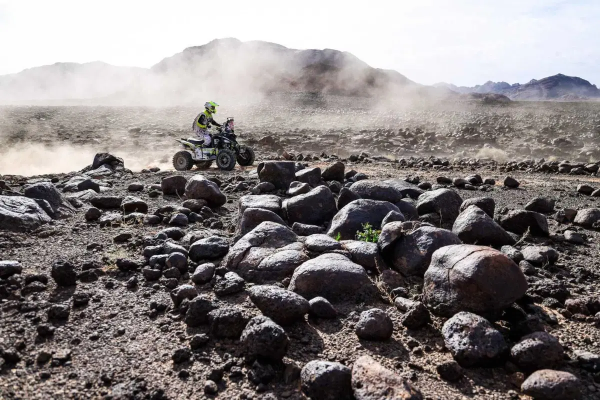 Dakar 24. S9. Al Ula. Attacco Honda, protezione Audi [GALLERY] (2)